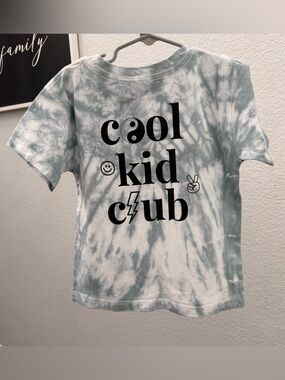 Small Shop Tie-Dye 'Cool Kid Club' Tee - Mint/White
